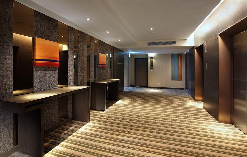 Two Tails Hotel Luzhou Taipei Exterior photo