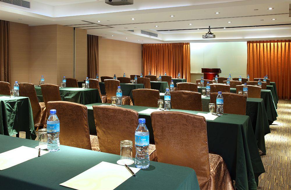 Two Tails Hotel Luzhou Taipei Exterior photo
