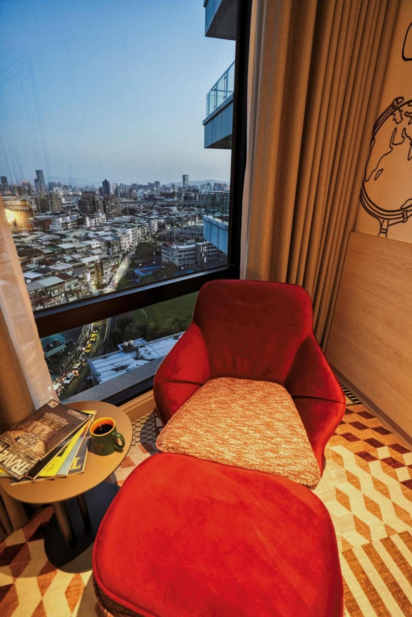 Two Tails Hotel Luzhou Taipei Exterior photo