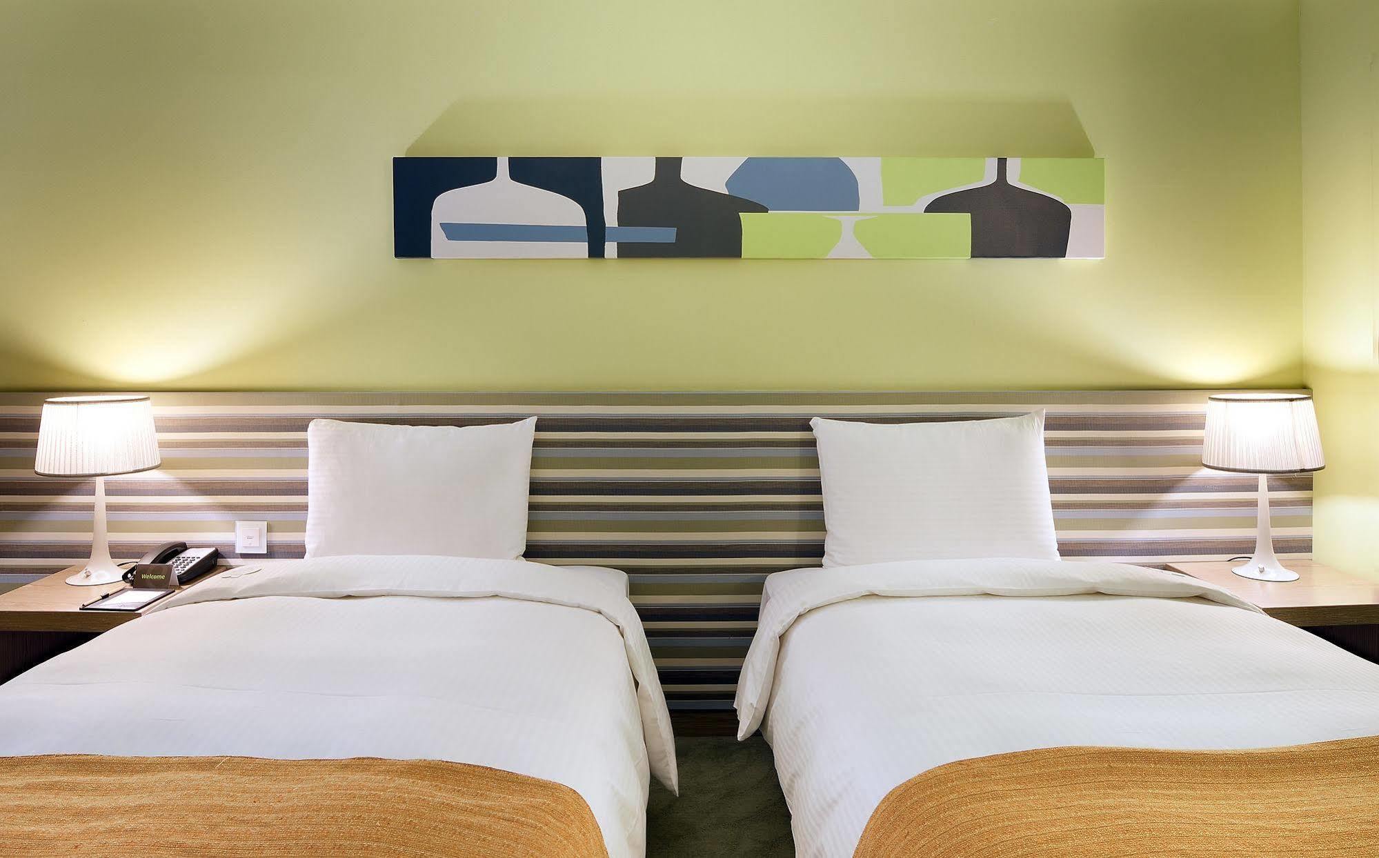 Two Tails Hotel Luzhou Taipei Exterior photo