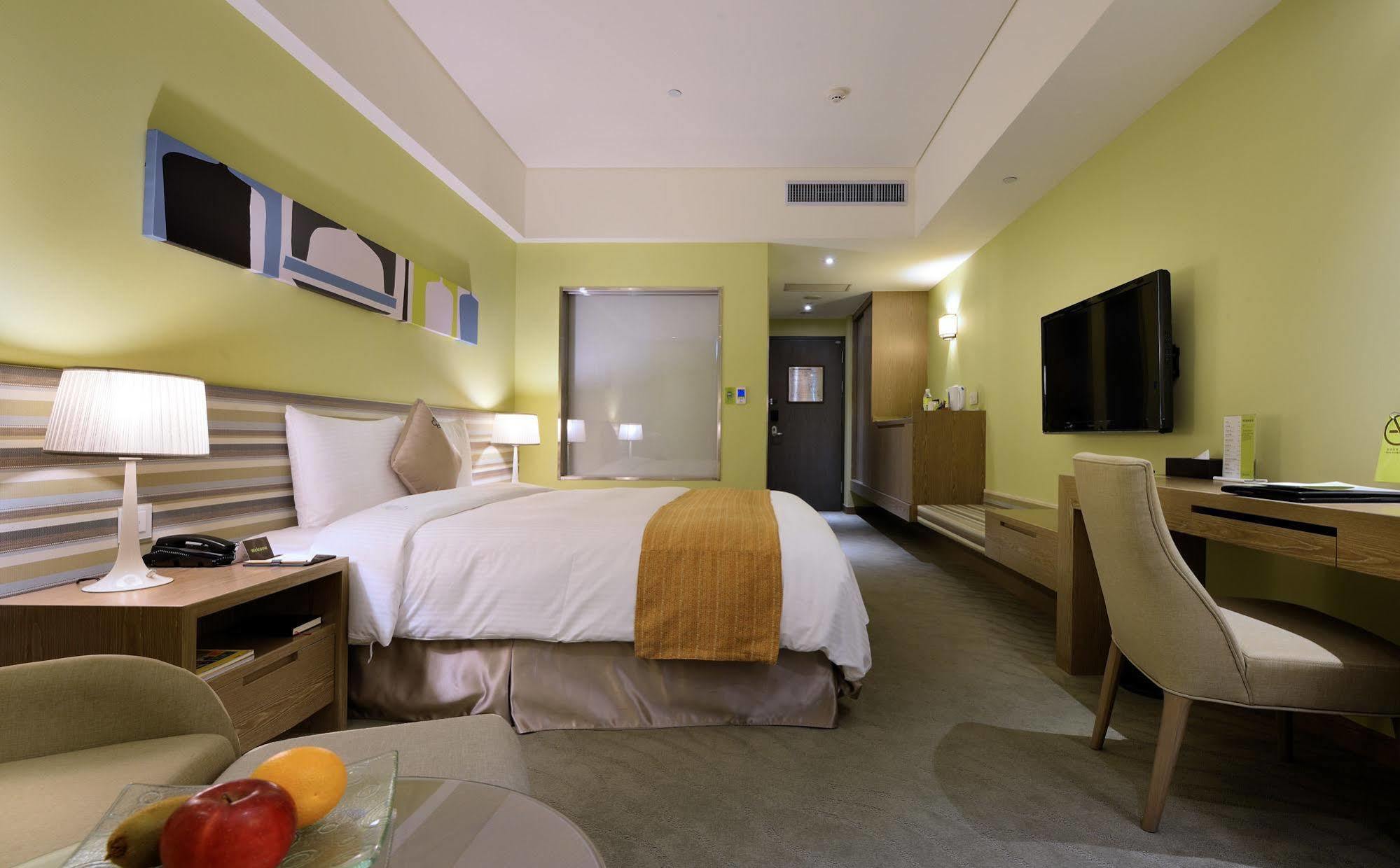 Two Tails Hotel Luzhou Taipei Exterior photo