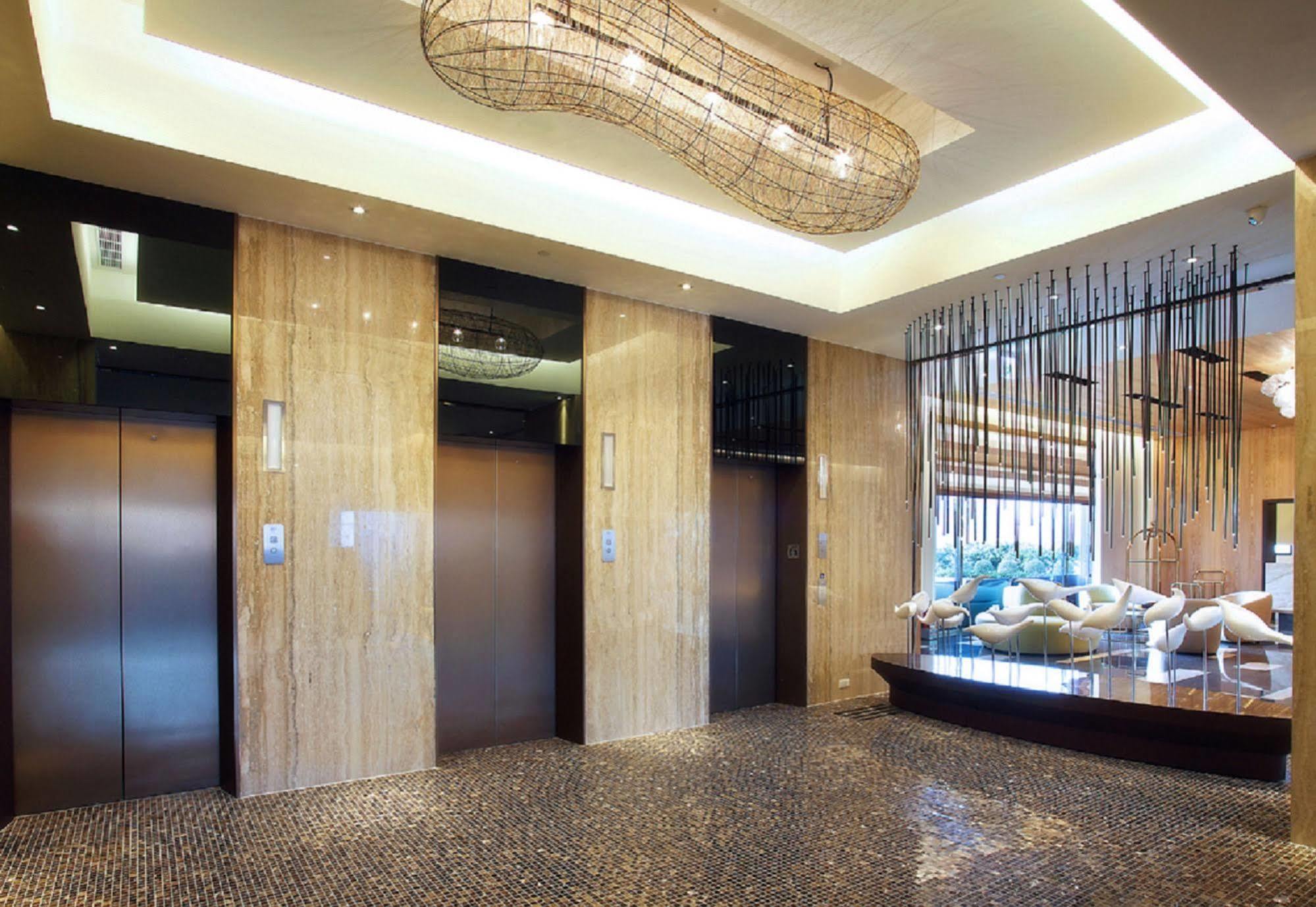 Two Tails Hotel Luzhou Taipei Exterior photo
